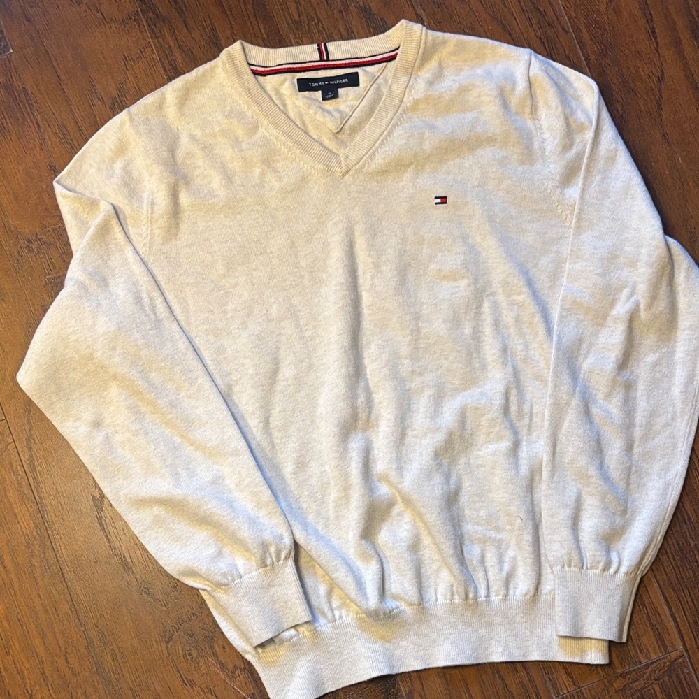 Tommy Hilfiger Men's Cream V-Neck Sweater with Subtle Logo